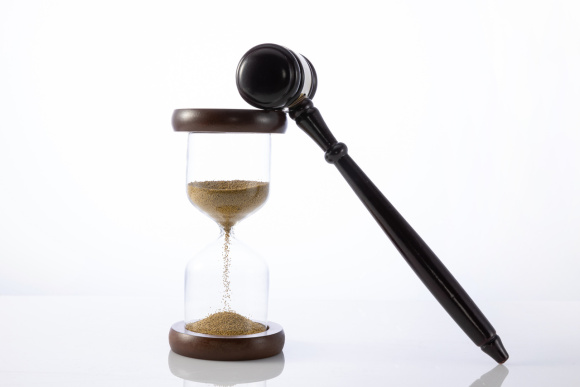 刑事律師王平聚：新疆麥趣爾毒牛奶事件會怎樣追究刑事責任呢?